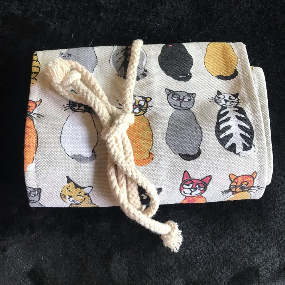 🛍Cute Cat Canvas Roll Brush Pencil Holder
